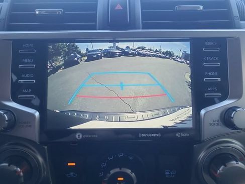 Used 2020 Toyota 4Runner SR5 AWD/4WD image 28