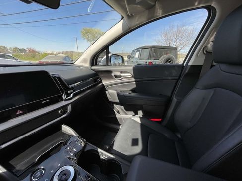 Used 2025 Kia Sportage EX image 30
