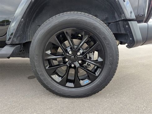 Used 2023 Jeep Wrangler Sahara image 16