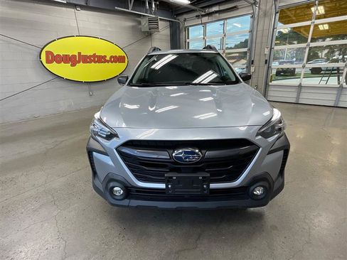 Used 2024 Subaru Outback AWD/4WD image 8