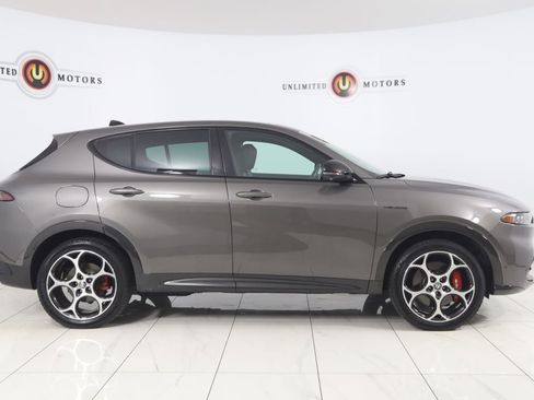 Used 2024 Alfa Romeo Tonale Veloce AWD/4WD image 2