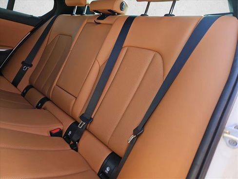 Used 2023 BMW M340i xDrive image 19