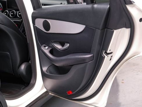 Used 2019 Mercedes-Benz GLC 300 w/ Premium Package image 43