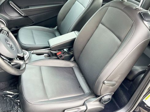 Used 2019 Volkswagen Beetle 2.0T SE FWD image 18