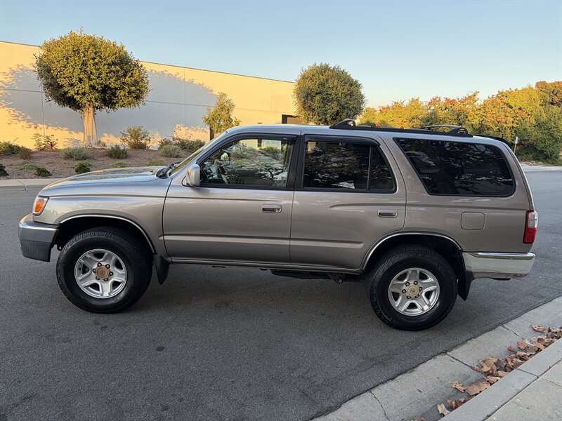 Used 2001 Toyota 4Runner SR5 RWD image 9