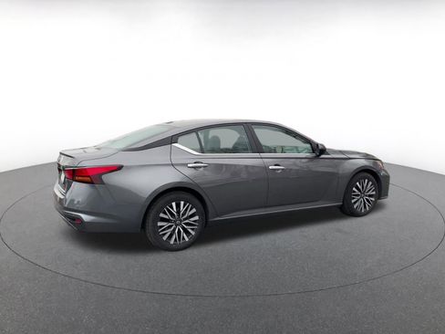 Used 2025 Nissan Altima 2.5 SV image 15