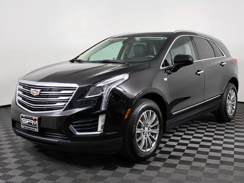 Used 2017 Cadillac XT5 Luxury w/ Driver Awareness Package AWD/4WD image 2