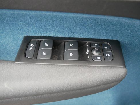 Certified 2022 Volvo C40 P8 Recharge Ultimate image 15