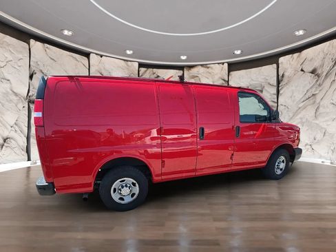 Used 2019 Chevrolet Express 2500 w/ Driver Convenience Package RWD image 13
