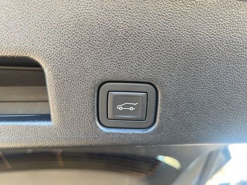 Used 2025 Buick Enclave Sport Touring image 31