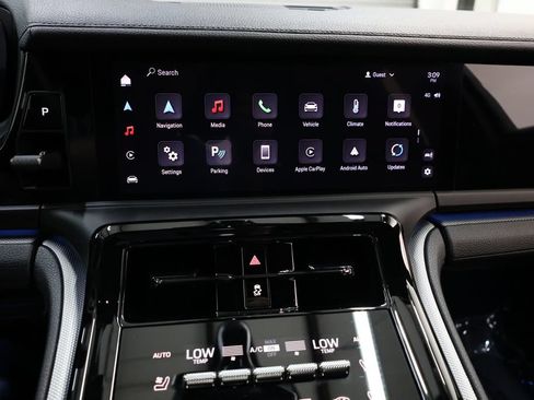 Used 2025 Porsche Panamera image 75