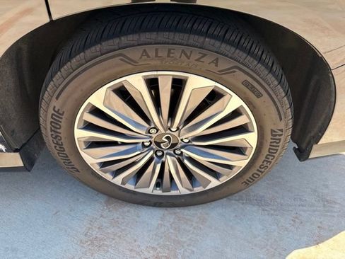 Used 2025 INFINITI QX80 Sensory AWD/4WD image 6