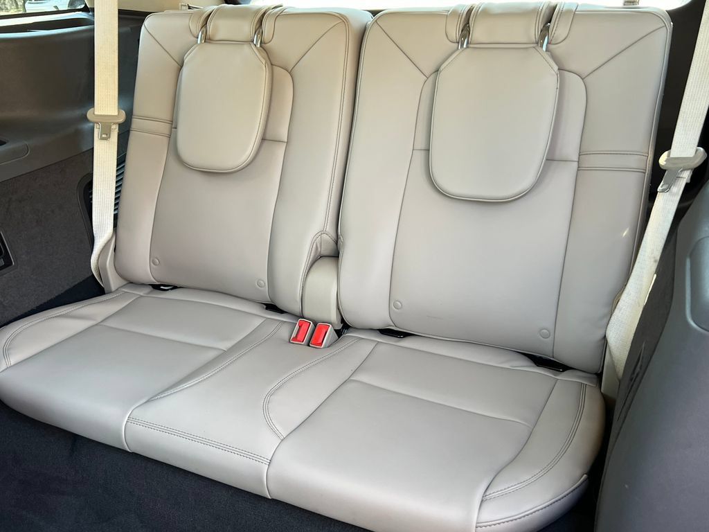 Used 2023 Lincoln Aviator AWD w/ Premium Package image 10