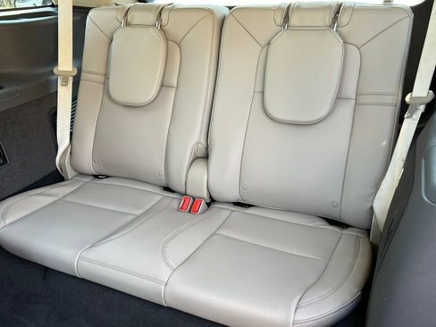 Used 2023 Lincoln Aviator AWD w/ Premium Package image 10