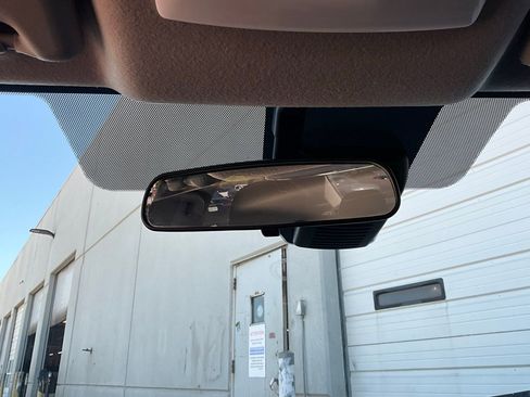 Used 2025 Nissan Versa SV image 17