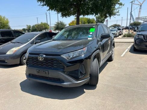 Used 2020 Toyota RAV4 LE FWD image 7