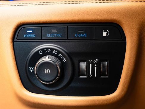 Used 2022 Jeep Grand Cherokee Summit AWD/4WD image 27