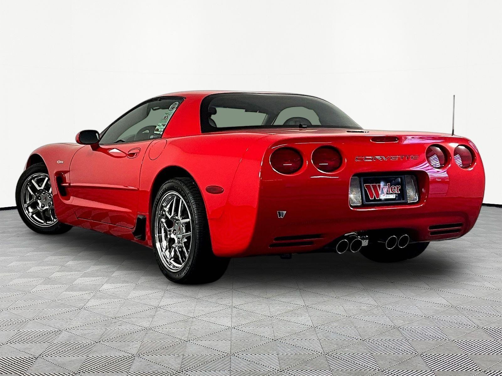 Used 2004 Chevrolet Corvette Z06 w/ Memory Package RWD image 4