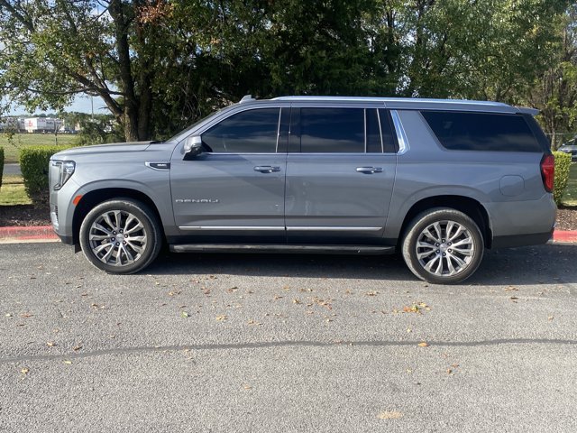 Used 2022 GMC Yukon XL Denali AWD/4WD image 10