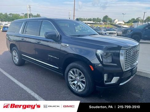 Used 2021 GMC Yukon XL Denali w/ Advanced Technology Package AWD/4WD image 5