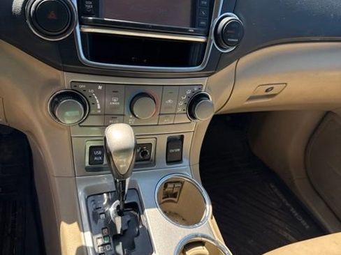 Used 2013 Toyota Highlander SE AWD/4WD image 6