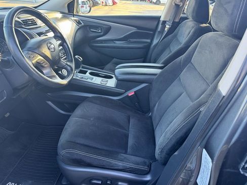 Used 2019 Nissan Murano SV image 3