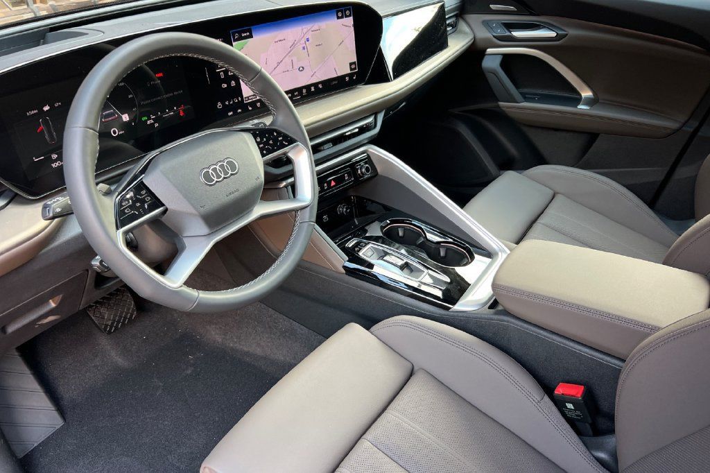 Certified 2025 Audi Q5 Premium Plus AWD/4WD image 13