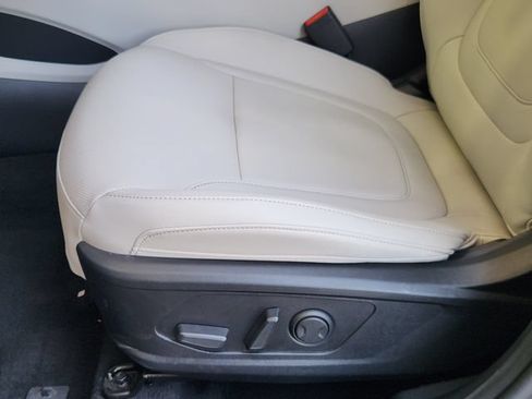 Certified 2024 Hyundai Tucson SEL w/ Convenience Package FWD image 17