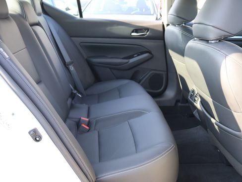 Used 2023 Nissan Altima 2.5 SL AWD/4WD image 10