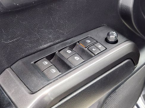 Used 2021 Toyota Tacoma TRD Off-Road image 18