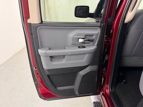 Used 2017 RAM 1500 Classic SLT AWD/4WD image 15