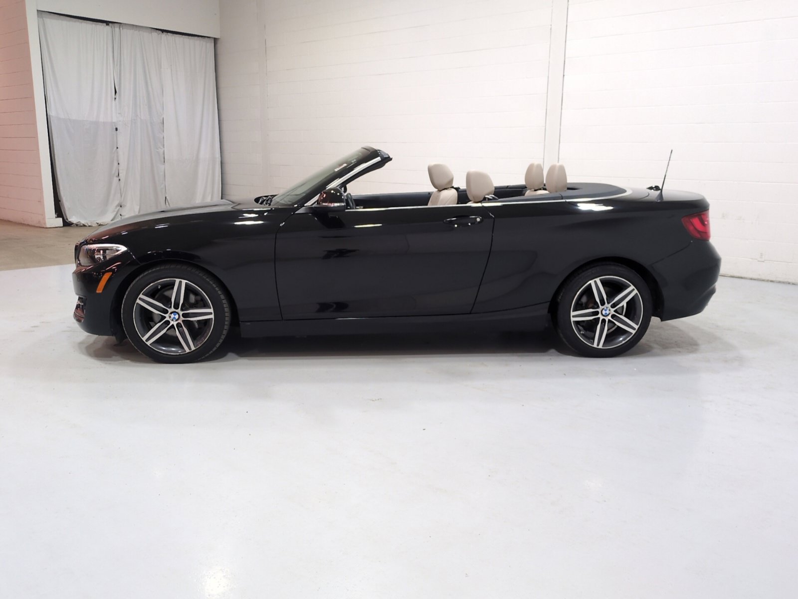Used 2017 BMW 230i xDrive Convertible AWD/4WD image 8