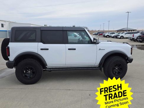 Used 2024 Ford Bronco Wildtrak image 9