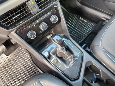 Used 2023 Volkswagen Taos SE image 19