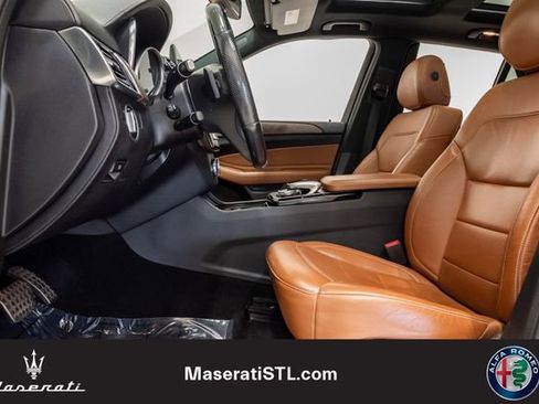 Used 2017 Mercedes-Benz GLE 400 4MATIC image 11