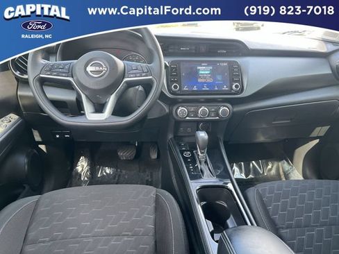 Used 2024 Nissan Kicks SV FWD image 17