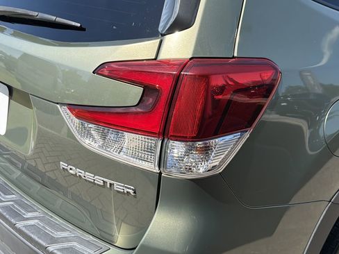 Used 2020 Subaru Forester Premium AWD/4WD image 9