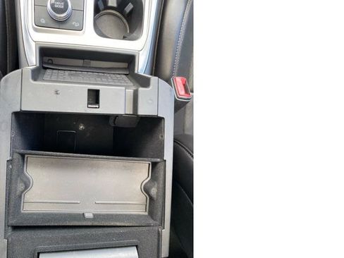 Used 2020 Ford Explorer Platinum w/ Premium Technology Package AWD/4WD image 21