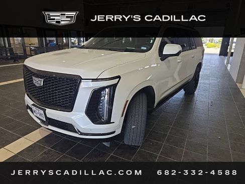 Used 2025 Cadillac Escalade ESV Sport Platinum w/ LPO, ONYX Package AWD/4WD image 1