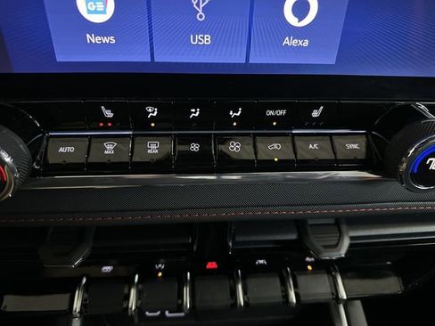 Used 2024 Chevrolet Colorado Z71 w/ Z71 Convenience Package 2 image 20