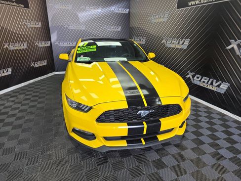 Used 2017 Ford Mustang Coupe RWD image 5