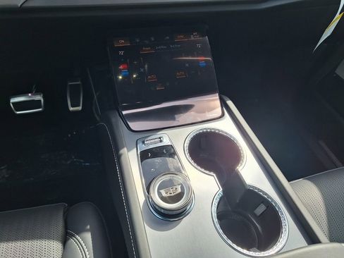 New 2026 Cadillac Vistiq Luxury image 11