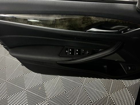 Used 2023 BMW 530i w/ Premium Package image 25