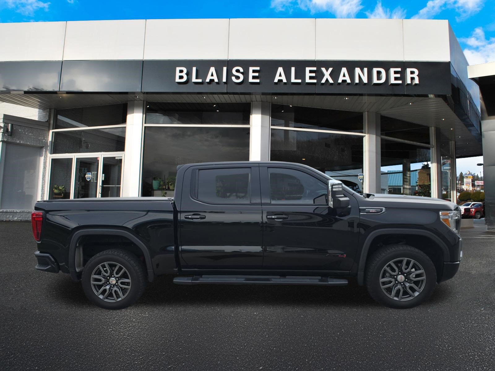 Used 2020 GMC Sierra 1500 AT4 w/ AT4 Premium Package AWD/4WD image 2