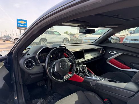 Used 2022 Chevrolet Camaro SS RWD image 11