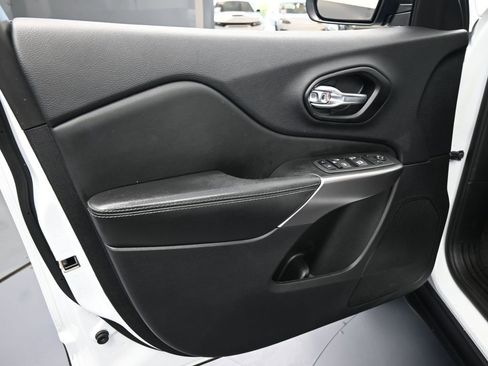 Used 2022 Jeep Cherokee Latitude Lux image 16