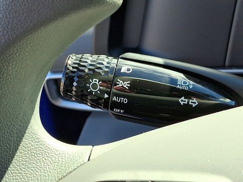 Certified 2025 Hyundai Elantra SE image 25