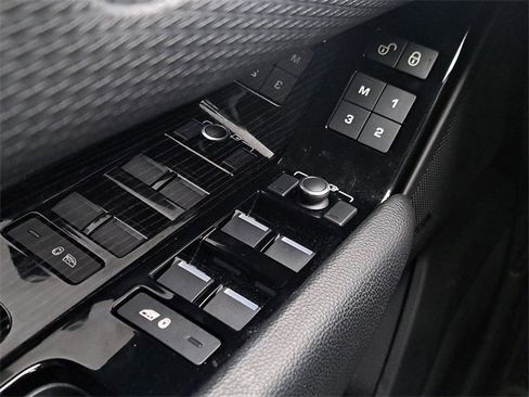 Used 2020 Land Rover Range Rover Velar R-Dynamic S image 21