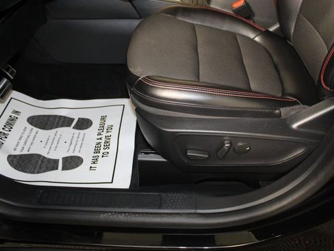 Certified 2024 Ford Escape ST-Line image 9