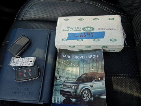 Used 2011 Land Rover Range Rover Sport Supercharged AWD/4WD image 96